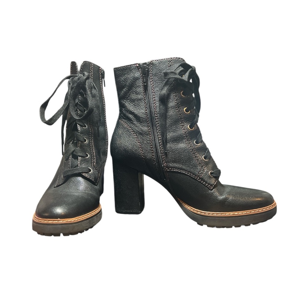 Heeled leather boots - Picture 2 of 9